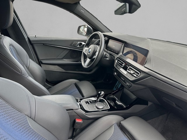 BMW Serie 1 118i color Gris. Año 2023. 103KW(140CV). Gasolina. En concesionario Enekuri Motor de Vizcaya