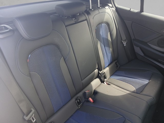 BMW Serie 1 118i color Gris. Año 2023. 103KW(140CV). Gasolina. En concesionario Enekuri Motor de Vizcaya
