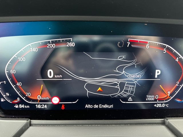 BMW Serie 1 118i color Gris. Año 2023. 103KW(140CV). Gasolina. En concesionario Enekuri Motor de Vizcaya