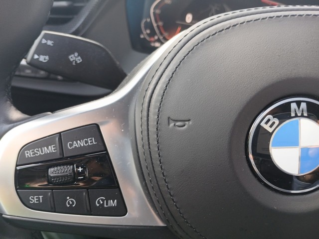 BMW Serie 1 118i color Gris. Año 2023. 103KW(140CV). Gasolina. En concesionario Enekuri Motor de Vizcaya