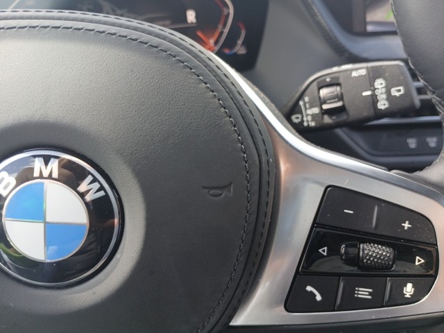 BMW Serie 1 118i color Gris. Año 2023. 103KW(140CV). Gasolina. En concesionario Enekuri Motor de Vizcaya