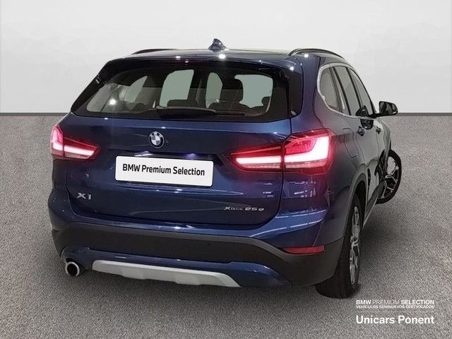 BMW X1 xDrive25e color Azul. Año 2021. 162KW(220CV). Híbrido Electro/Gasolina. En concesionario Unicars Ponent de Lleida