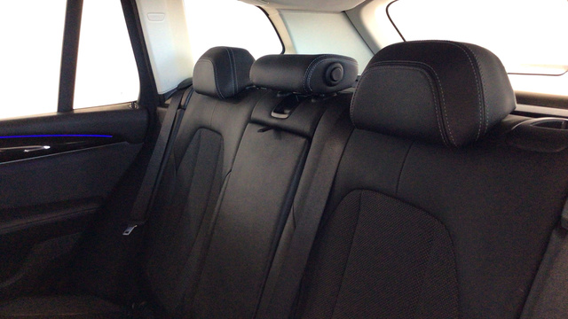 BMW X3 xDrive20d color Blanco. Año 2020. 140KW(190CV). Diésel. En concesionario BYmyCAR Madrid - Alcalá de Madrid