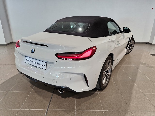 BMW Z4 sDrive30i Cabrio color Blanco. Año 2022. 190KW(258CV). Gasolina. En concesionario Movitransa Cars Huelva de Huelva