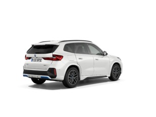 Fotos de BMW iX1 xDrive30 color Blanco. Año 2023. 230KW(313CV). Eléctrico. En concesionario Motri Motor Jaén de Jaén