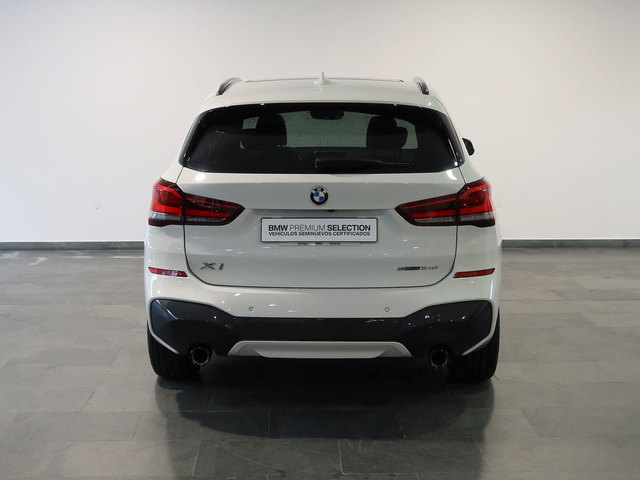 BMW X1 sDrive18d color Blanco. Año 2021. 110KW(150CV). Diésel. En concesionario Autogal de Ourense