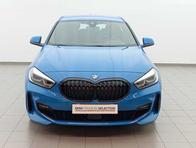 BMW Serie 1 116d color Azul. Año 2024. 85KW(116CV). Diésel. En concesionario Augusta Aragon S.A. de Zaragoza