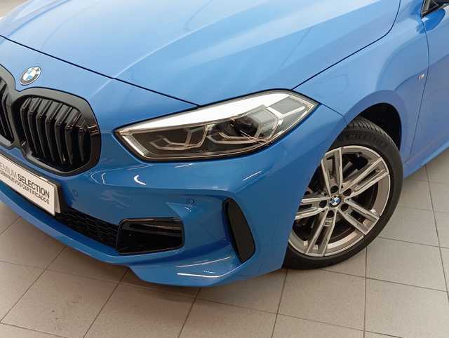 BMW Serie 1 116d color Azul. Año 2024. 85KW(116CV). Diésel. En concesionario Augusta Aragon S.A. de Zaragoza