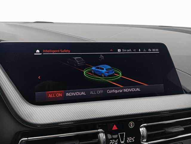 BMW Serie 1 116d color Azul. Año 2024. 85KW(116CV). Diésel. En concesionario Augusta Aragon S.A. de Zaragoza