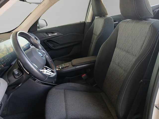 BMW X1 xDrive25e color Blanco. Año 2024. 180KW(245CV). Híbrido Electro/Gasolina. En concesionario GANDIA Automoviles Fersan, S.A. de Valencia