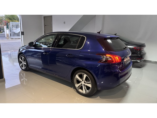 Peugeot 308 PureTech 130 S&S Allure 96 kW (130 CV)