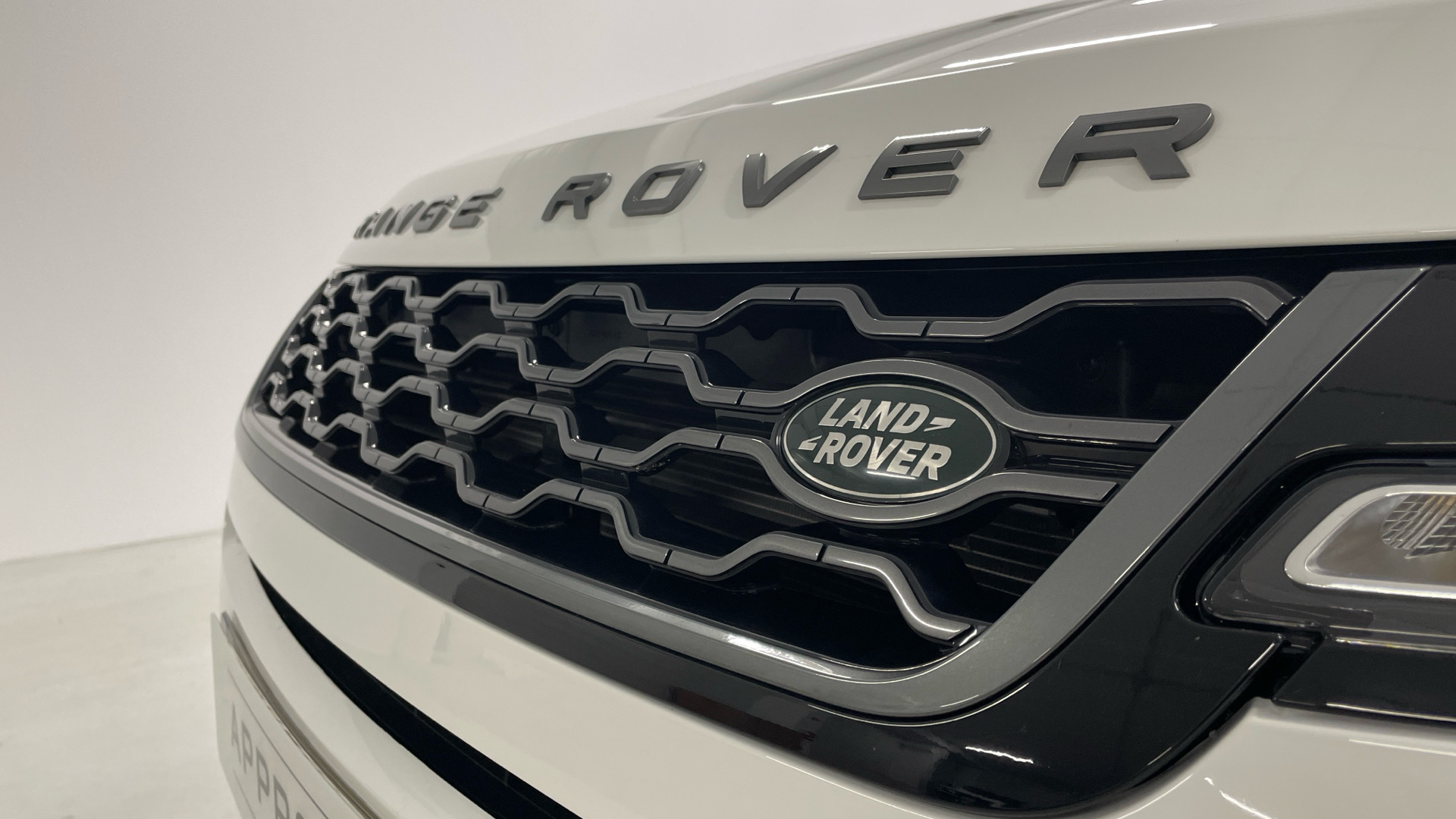 Land Rover Range Rover Evoque P300e PHEV - 19