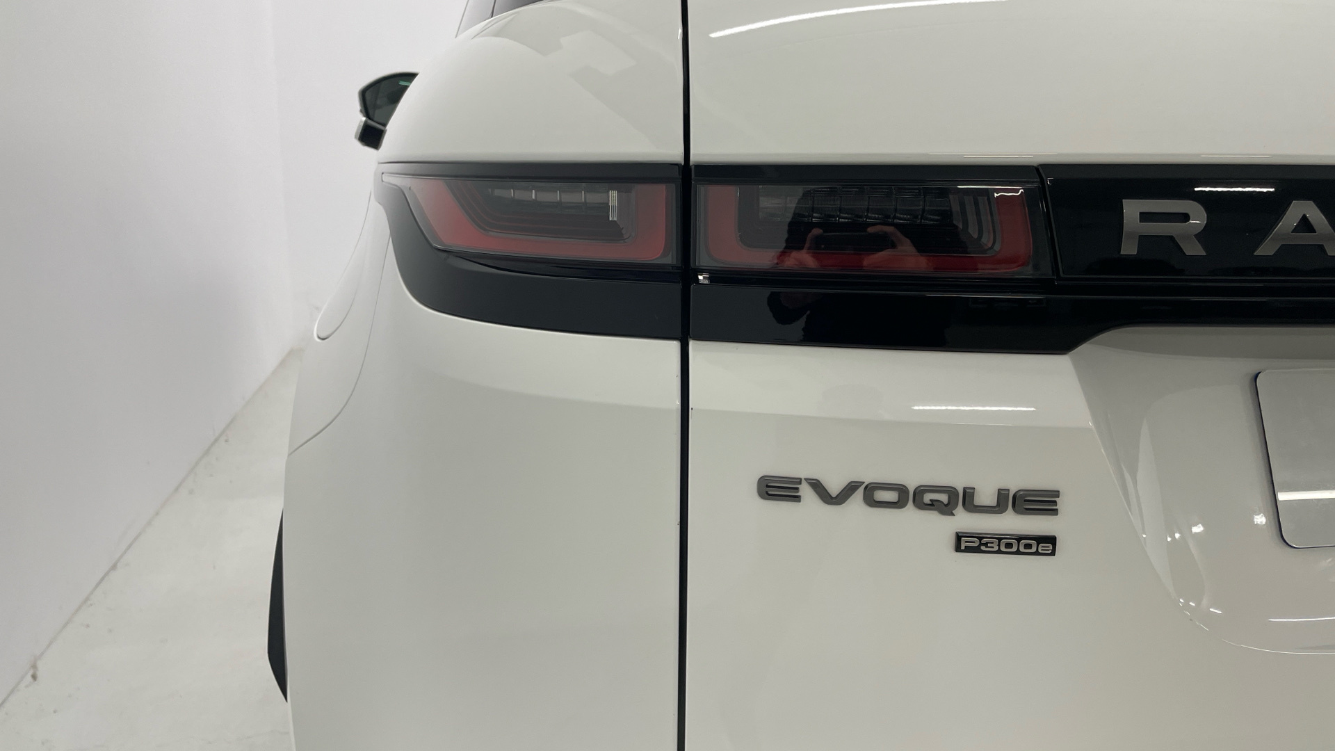 Land Rover Range Rover Evoque P300e PHEV - 24