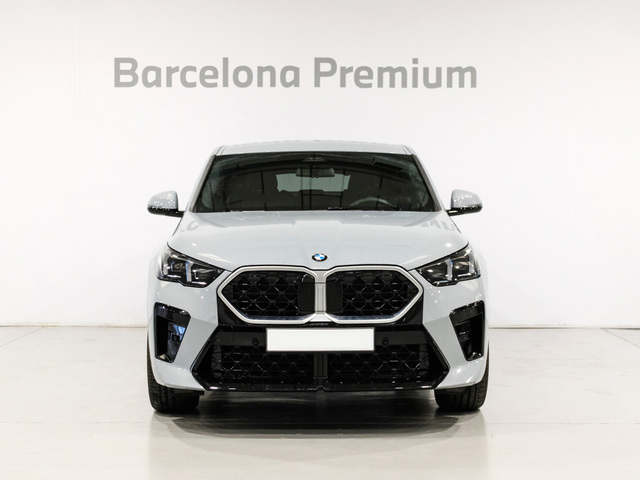 BMW X2 sDrive18d color Gris. Año 2024. 110KW(150CV). Diésel. En concesionario Barcelona Premium -- GRAN VIA de Barcelona