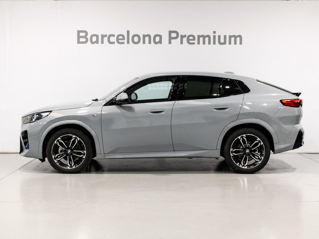 BMW X2 sDrive18d color Gris. Año 2024. 110KW(150CV). Diésel. En concesionario Barcelona Premium -- GRAN VIA de Barcelona