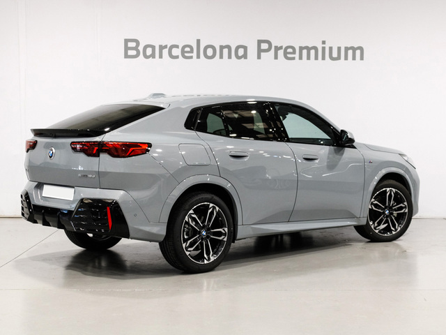 BMW X2 sDrive18d color Gris. Año 2024. 110KW(150CV). Diésel. En concesionario Barcelona Premium -- GRAN VIA de Barcelona