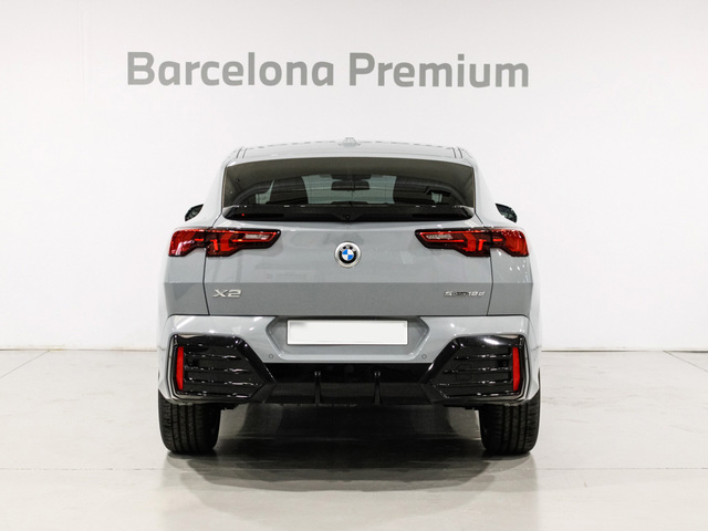 BMW X2 sDrive18d color Gris. Año 2024. 110KW(150CV). Diésel. En concesionario Barcelona Premium -- GRAN VIA de Barcelona