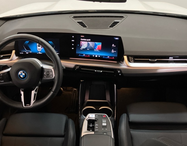 BMW iX1 xDrive30 color Blanco. Año 2024. 230KW(313CV). Eléctrico. En concesionario Proa Premium Palma de Illes Balears