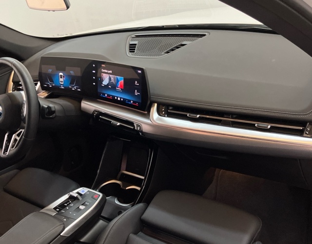 BMW iX1 xDrive30 color Blanco. Año 2024. 230KW(313CV). Eléctrico. En concesionario Proa Premium Palma de Illes Balears