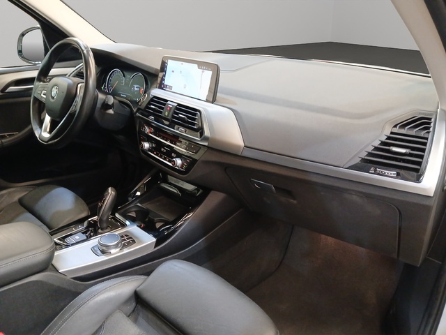 BMW X3 xDrive20d color Blanco. Año 2018. 140KW(190CV). Diésel. En concesionario GANDIA Automoviles Fersan, S.A. de Valencia