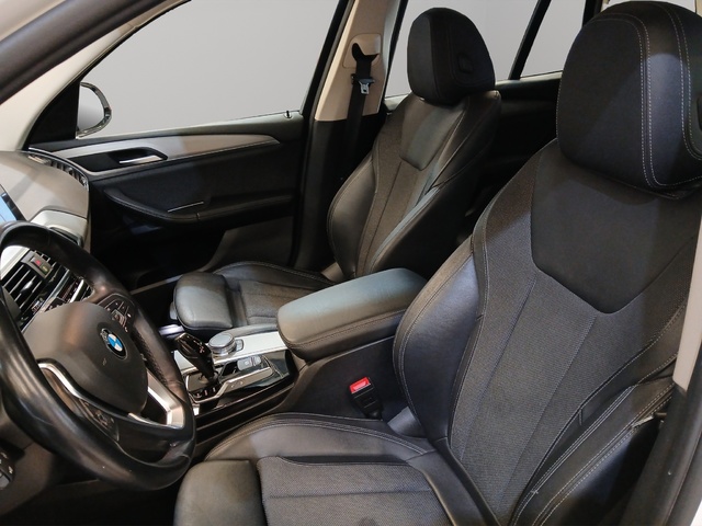 BMW X3 xDrive20d color Blanco. Año 2018. 140KW(190CV). Diésel. En concesionario GANDIA Automoviles Fersan, S.A. de Valencia