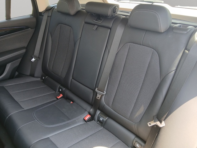 BMW X3 xDrive20d color Azul. Año 2021. 140KW(190CV). Diésel. En concesionario GANDIA Automoviles Fersan, S.A. de Valencia