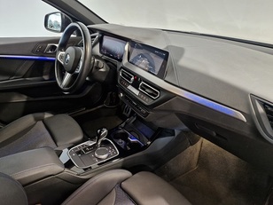 BMW Serie 1 118d color Negro. Año 2024. 110KW(150CV). Diésel. En concesionario Movitransa Cars Jerez de Cádiz