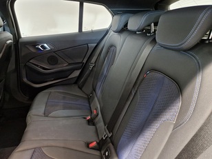 BMW Serie 1 118d color Negro. Año 2024. 110KW(150CV). Diésel. En concesionario Movitransa Cars Jerez de Cádiz