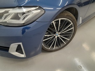 BMW Serie 5 520d color Azul. Año 2021. 140KW(190CV). Diésel. En concesionario Cabrero Motorsport de Huesca