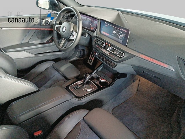 BMW Serie 1 118i color Gris. Año 2024. 103KW(140CV). Gasolina. En concesionario TACO de Sta. C. Tenerife