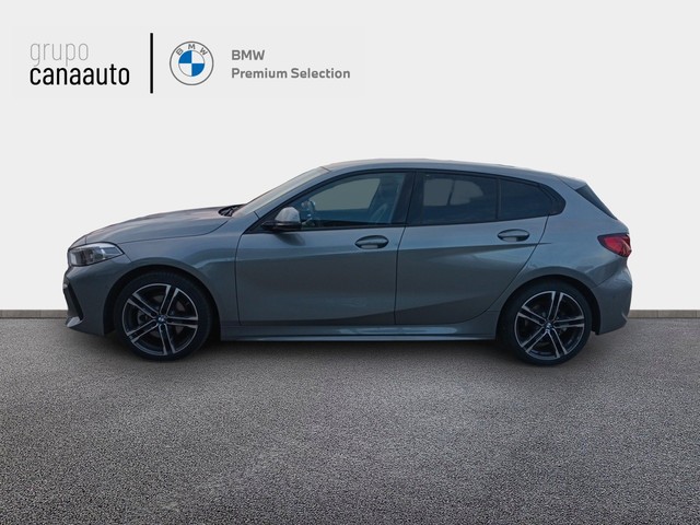 BMW Serie 1 118i color Gris. Año 2024. 103KW(140CV). Gasolina. En concesionario TACO de Sta. C. Tenerife