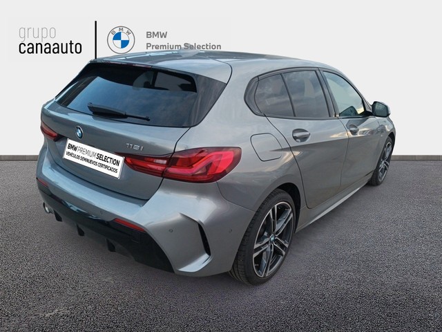 BMW Serie 1 118i color Gris. Año 2024. 103KW(140CV). Gasolina. En concesionario TACO de Sta. C. Tenerife