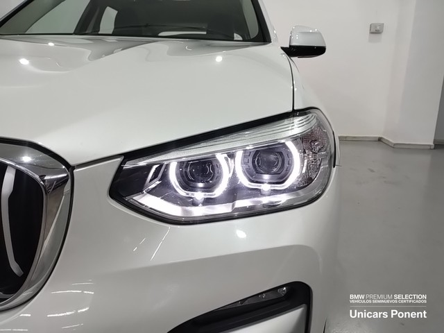 BMW X3 xDrive20d color Blanco. Año 2020. 140KW(190CV). Diésel. En concesionario Unicars Ponent de Lleida