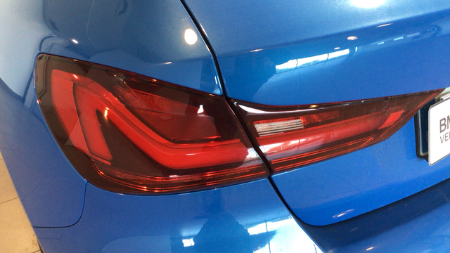 BMW Serie 1 118d color Azul. Año 2024. 110KW(150CV). Diésel. En concesionario BYmyCAR Madrid - Alcalá de Madrid