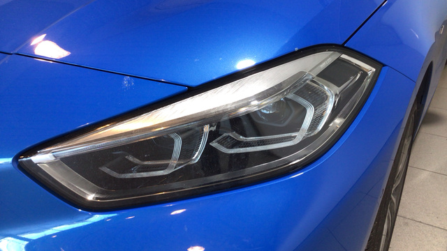 BMW Serie 1 118d color Azul. Año 2024. 110KW(150CV). Diésel. En concesionario BYmyCAR Madrid - Alcalá de Madrid
