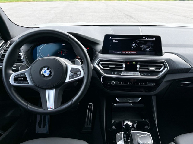 BMW X3 xDrive20d color Blanco. Año 2024. 140KW(190CV). Diésel. En concesionario Celtamotor Vigo de Pontevedra