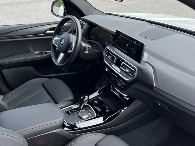 BMW X3 xDrive20d color Blanco. Año 2024. 140KW(190CV). Diésel. En concesionario Celtamotor Vigo de Pontevedra