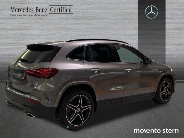 Mercedes-Benz GLA 200 D - 2