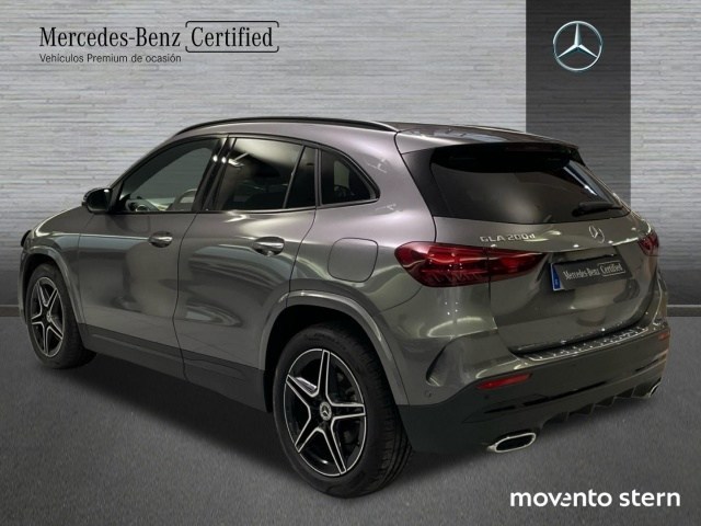 Mercedes-Benz GLA 200 D - 4