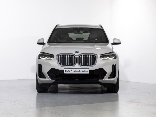 BMW X3 xDrive30e color Blanco. Año 2021. 215KW(292CV). Híbrido Electro/Gasolina. En concesionario Oliva Motor Girona de Girona