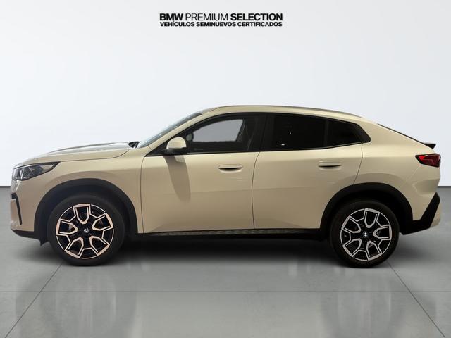 BMW X2 sDrive18d color Blanco. Año 2024. 110KW(150CV). Diésel. En concesionario Automotor Costa, S.L.U. de Almería
