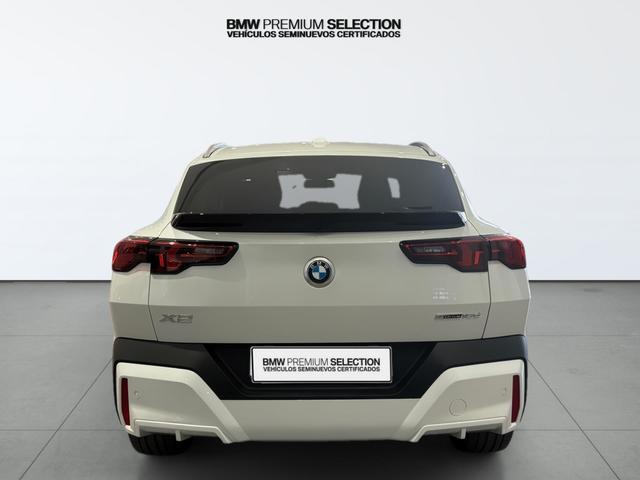 BMW X2 sDrive18d color Blanco. Año 2024. 110KW(150CV). Diésel. En concesionario Automotor Costa, S.L.U. de Almería