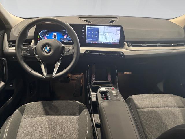 BMW X2 sDrive18d color Blanco. Año 2024. 110KW(150CV). Diésel. En concesionario Automotor Costa, S.L.U. de Almería