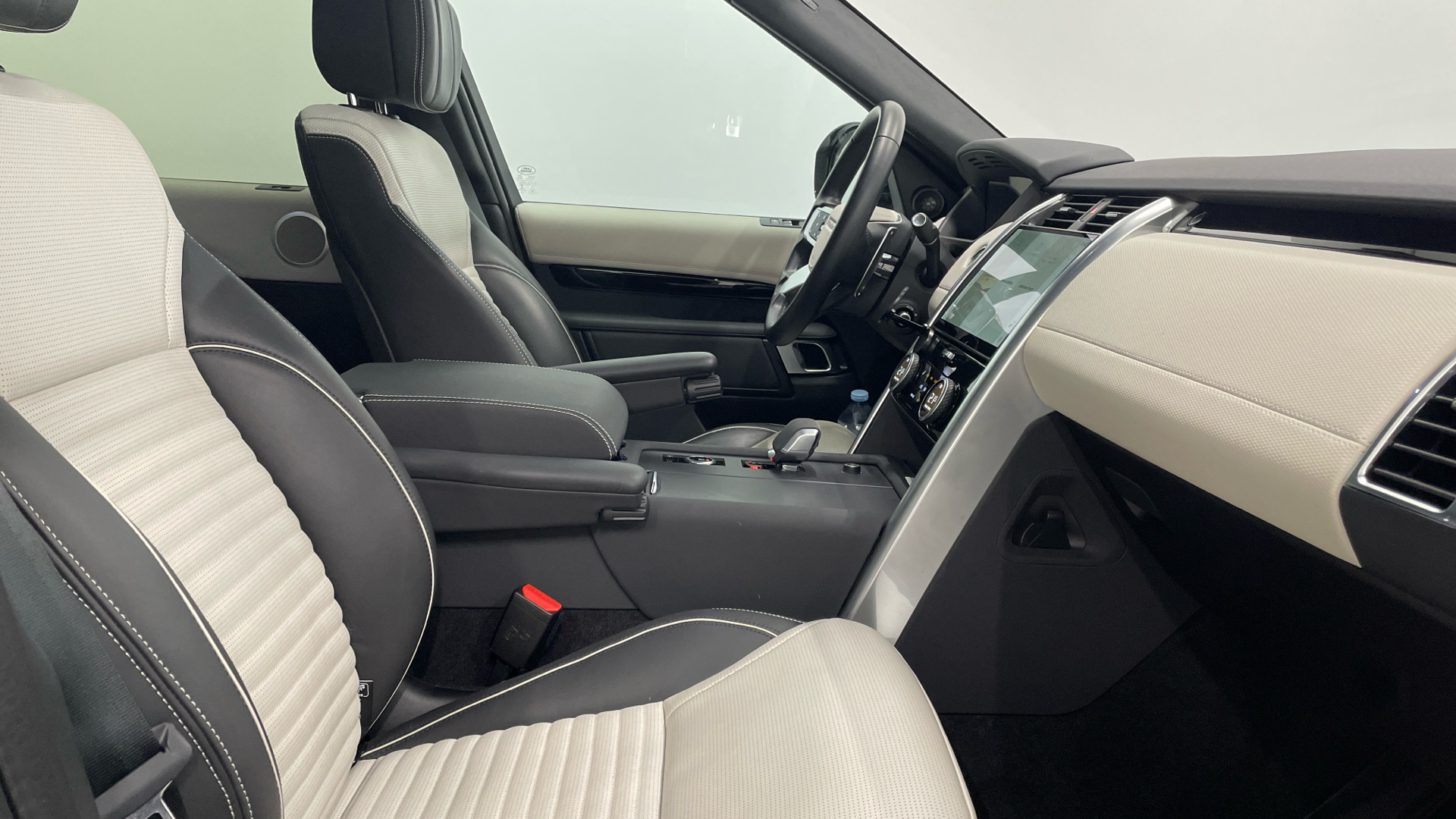 Land Rover Discovery 3.0D I6 - 3