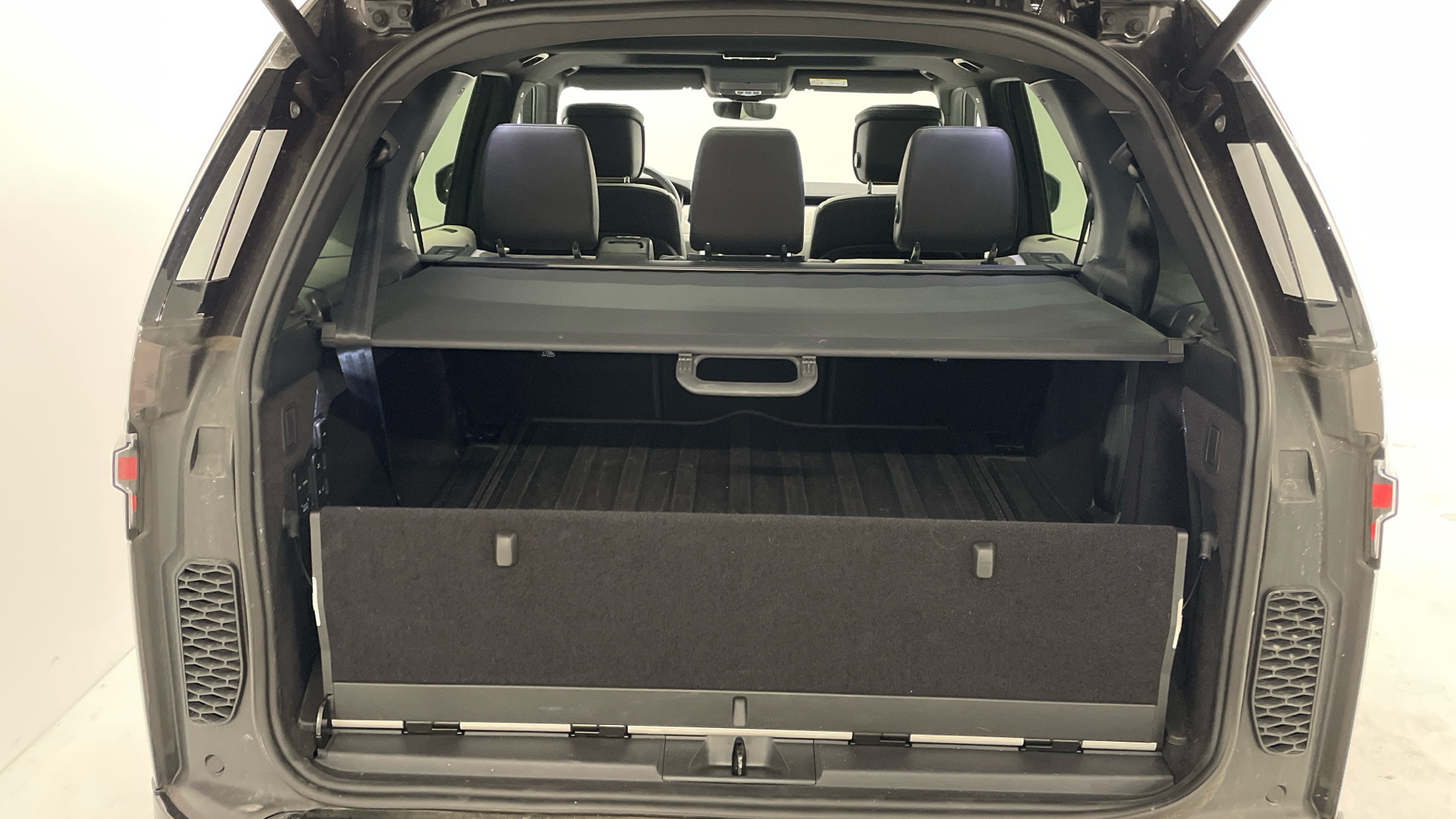 Land Rover Discovery 3.0D I6 - 9