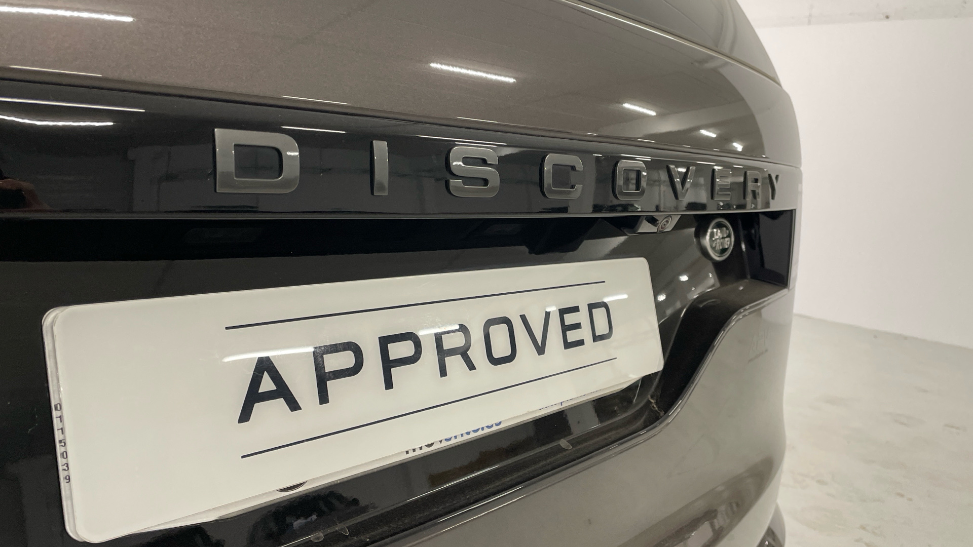 Land Rover Discovery 3.0D I6 - 25