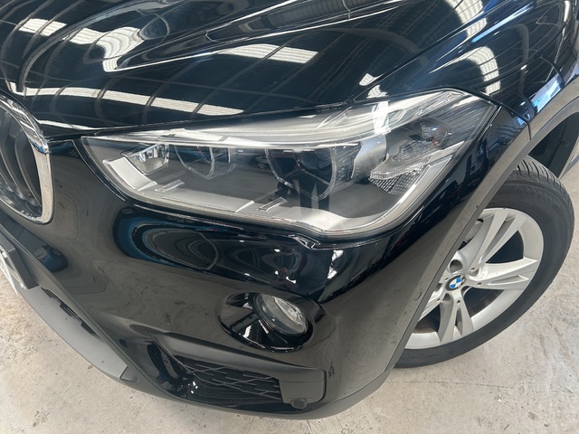 BMW X1 sDrive18d color Negro. Año 2017. 110KW(150CV). Diésel. En concesionario GANDIA Automoviles Fersan, S.A. de Valencia