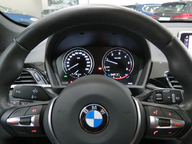 BMW X1 sDrive18d color Negro. Año 2017. 110KW(150CV). Diésel. En concesionario GANDIA Automoviles Fersan, S.A. de Valencia