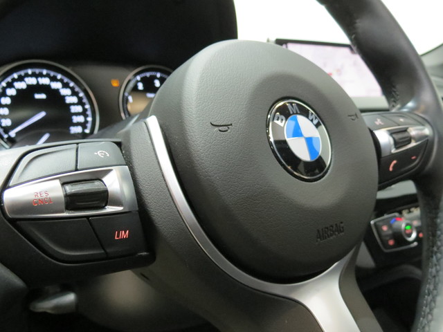 BMW X1 sDrive18d color Negro. Año 2017. 110KW(150CV). Diésel. En concesionario GANDIA Automoviles Fersan, S.A. de Valencia