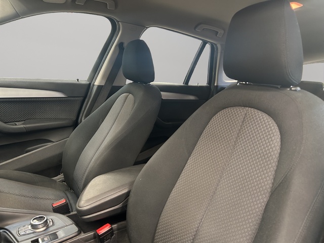 BMW X1 sDrive18d color Negro. Año 2017. 110KW(150CV). Diésel. En concesionario GANDIA Automoviles Fersan, S.A. de Valencia